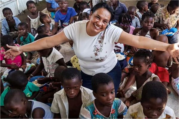 Crianças carentes Projeto PAI e Missionária Alda Fernandes